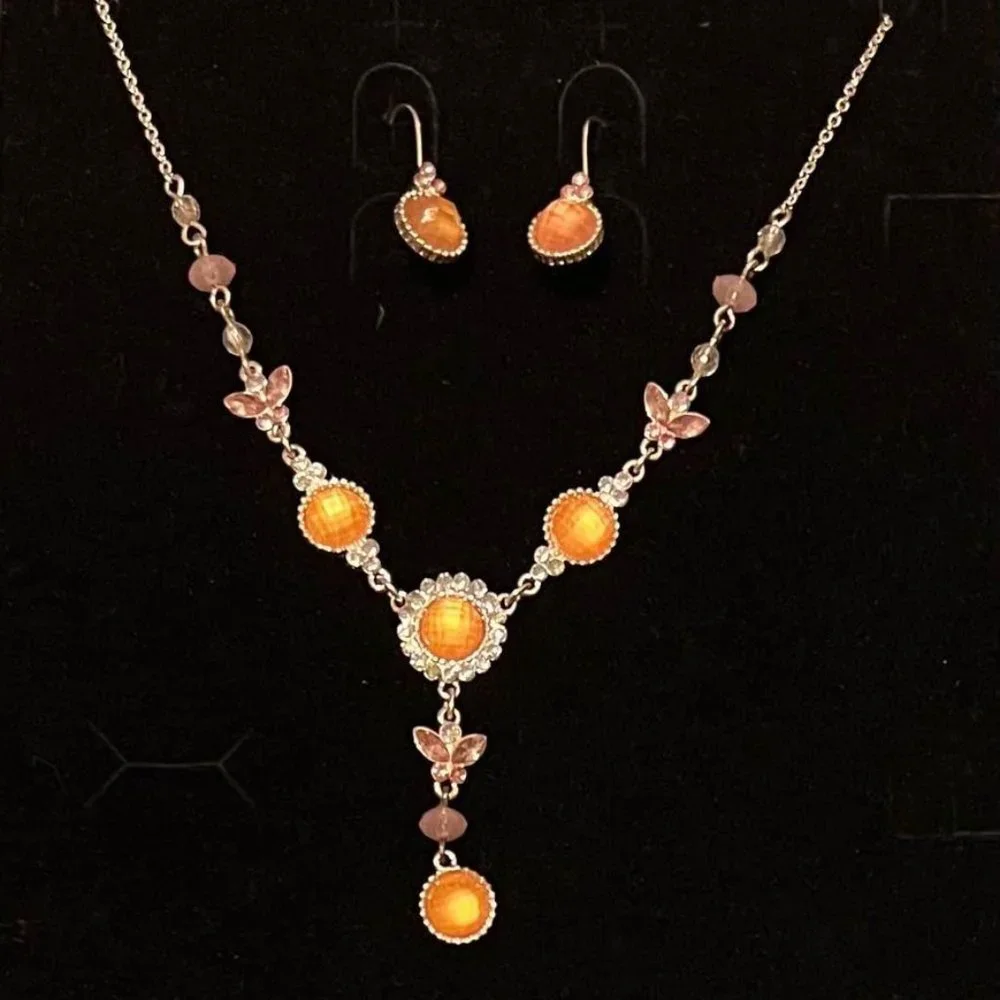 Vintage Avon Jewelry Sets Necklaces and Pierced Earrings Pairings - Picture 4 of 4